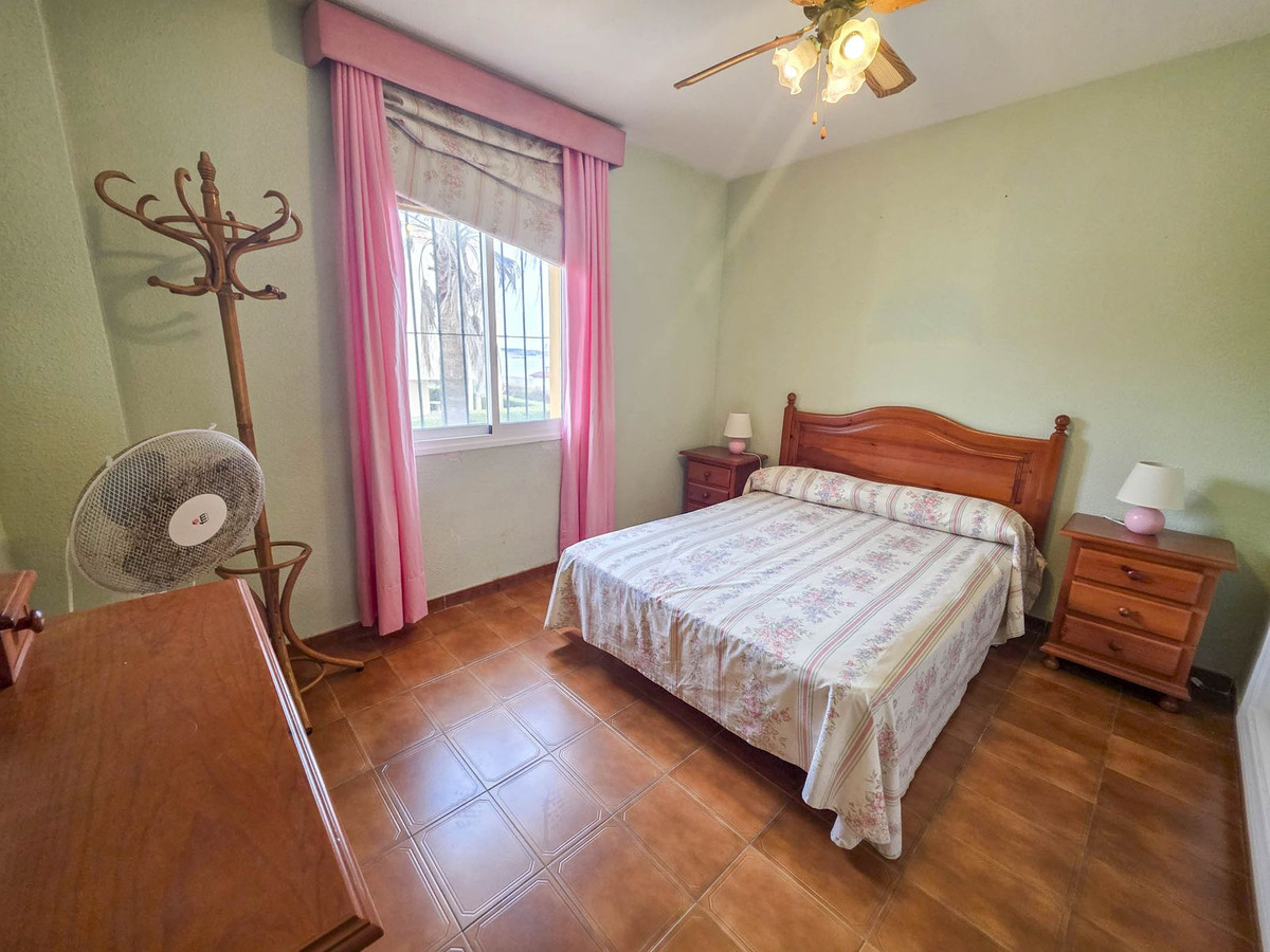 5 Bed, 4 Bath, HouseFor Sale, Casares Playa, Malaga