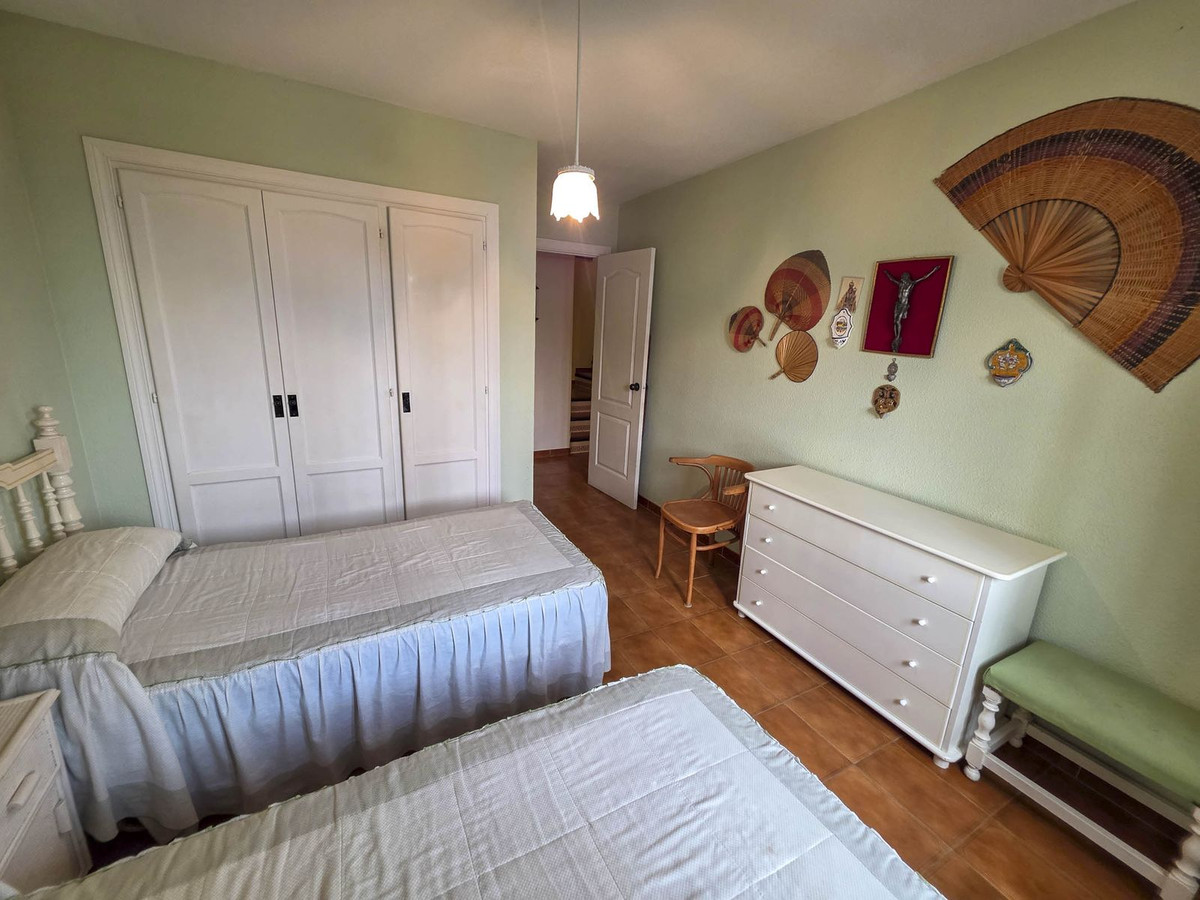 5 Bed, 4 Bath, HouseFor Sale, Casares Playa, Malaga