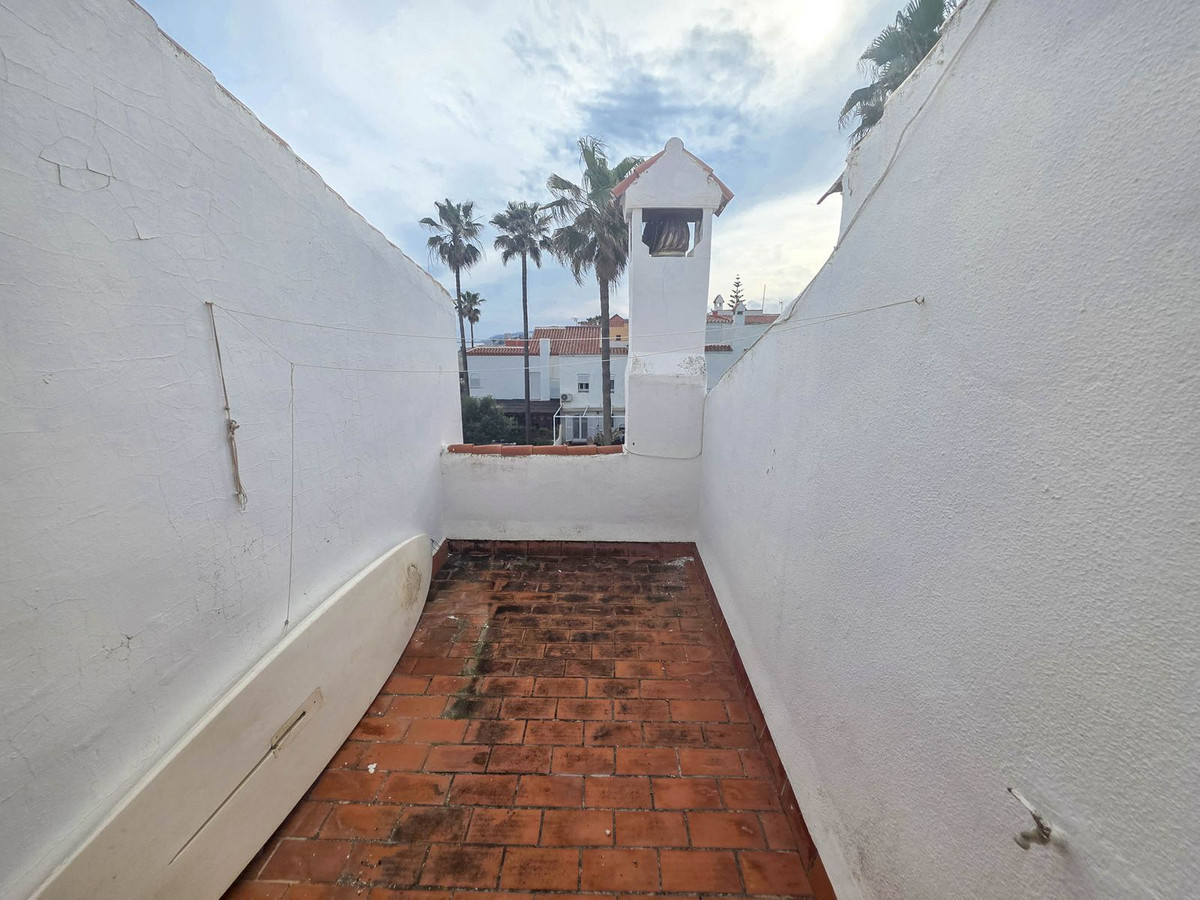 5 Bed, 4 Bath, HouseFor Sale, Casares Playa, Malaga