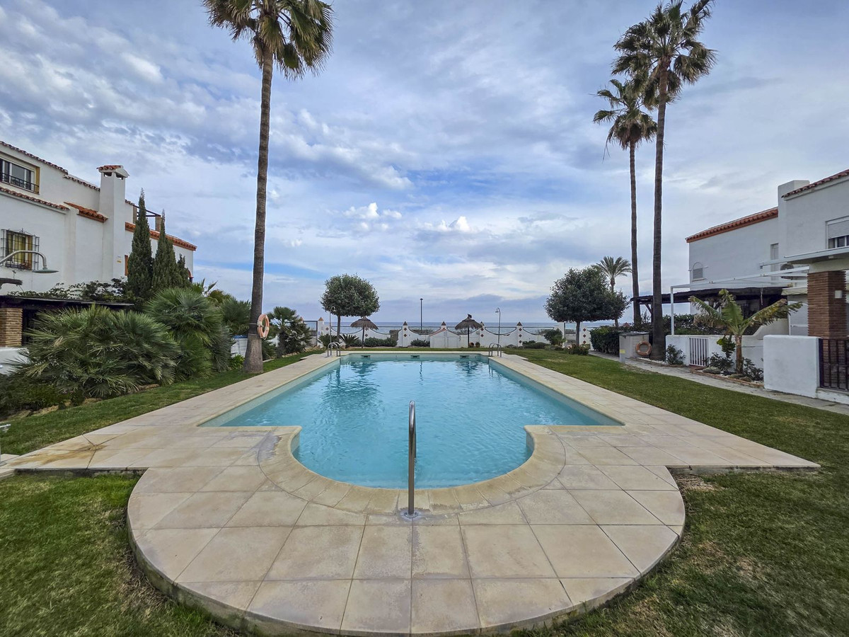 5 Bed, 4 Bath, HouseFor Sale, Casares Playa, Malaga