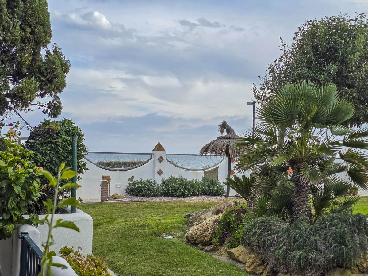 5 Bed, 4 Bath, HouseFor Sale, Casares Playa, Malaga