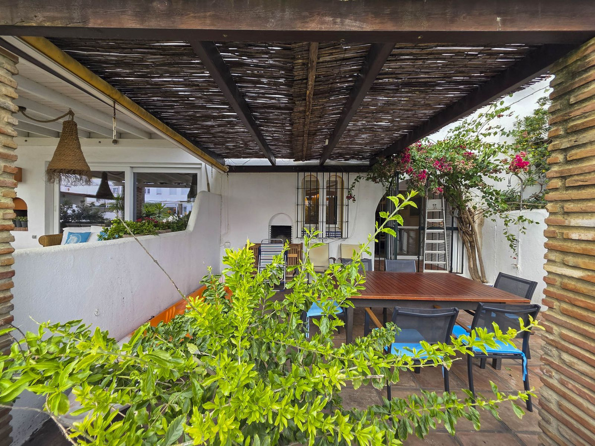 5 Bed, 4 Bath, HouseFor Sale, Casares Playa, Malaga