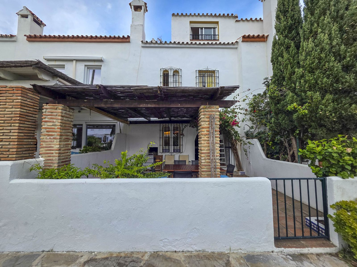 5 Bed, 4 Bath, HouseFor Sale, Casares Playa, Malaga
