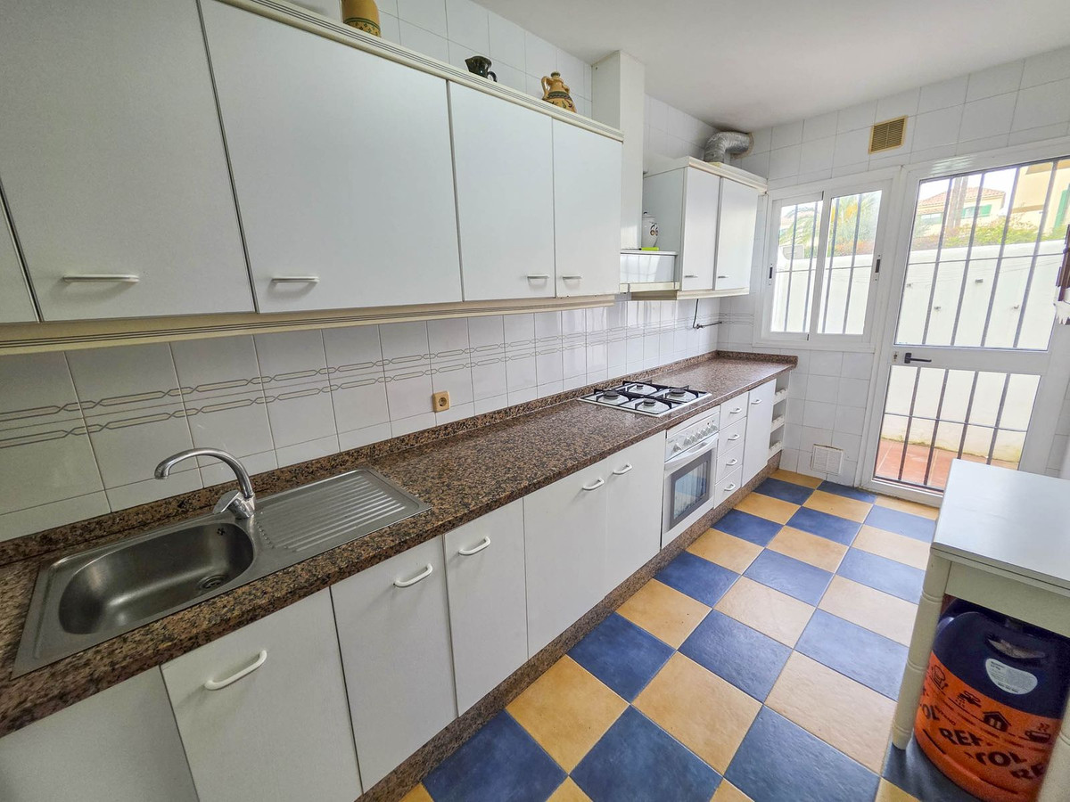 5 Bed, 4 Bath, HouseFor Sale, Casares Playa, Malaga