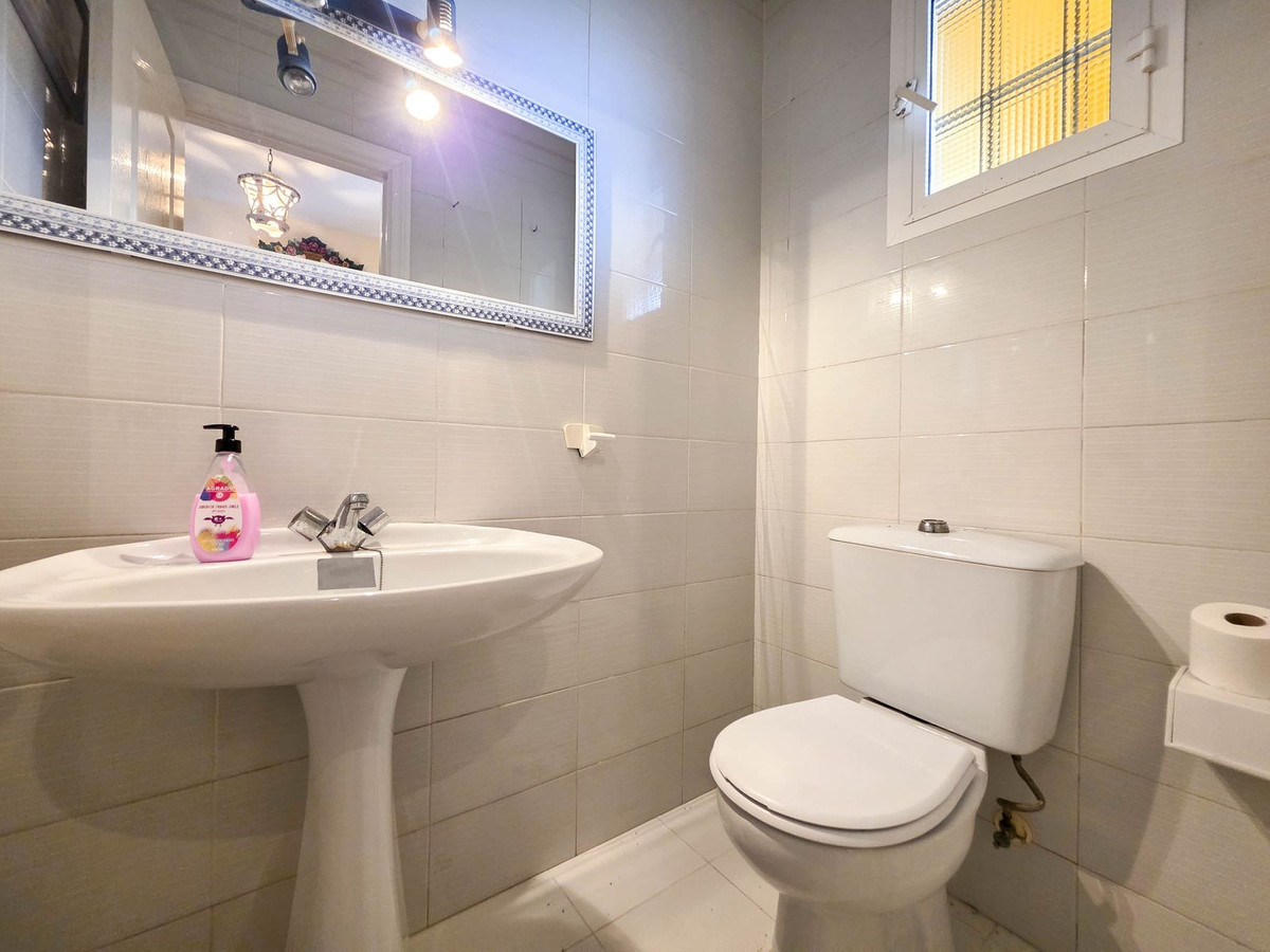 5 Bed, 4 Bath, HouseFor Sale, Casares Playa, Malaga