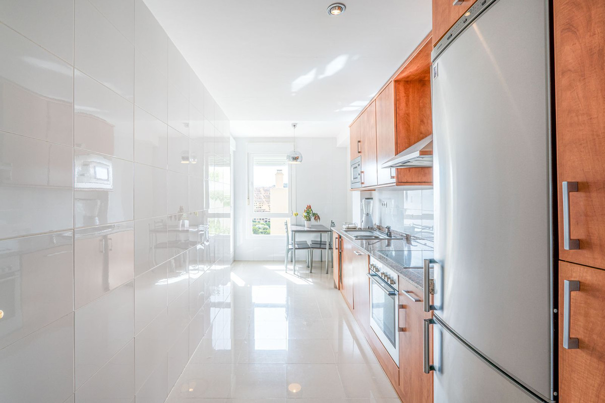 2 Bed, 2 Bath, ApartmentFor Sale, La Duquesa, Malaga