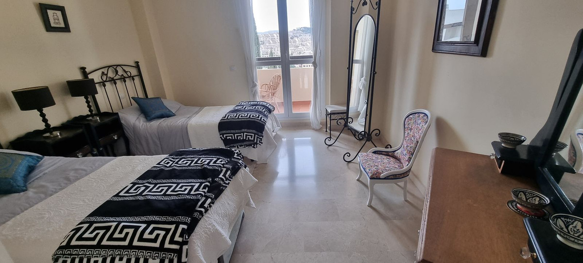 2 Bed, 2 Bath, ApartmentFor Sale, La Duquesa, Malaga