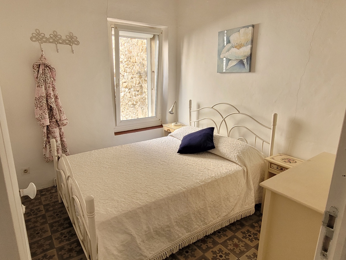 3 Bed, 1 Bath, ApartmentFor Sale, Saint Genies De Fontedit, Herault, Languedoc-Roussillon, 34480