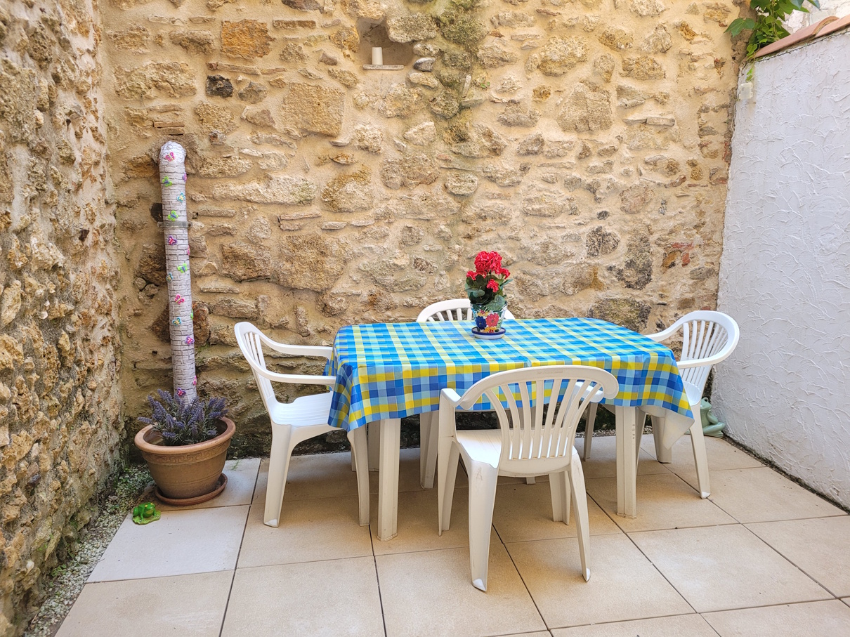 3 Bed, 1 Bath, ApartmentFor Sale, Saint Genies De Fontedit, Herault, Languedoc-Roussillon, 34480