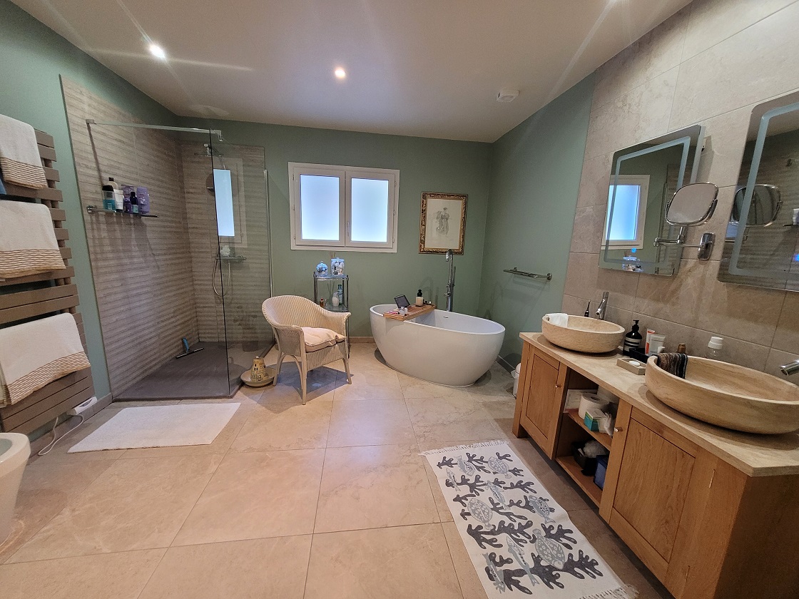 4 Bed, 2 Bath, HouseFor Sale, Magalas, Herault, Languedoc-Roussillon, 34480