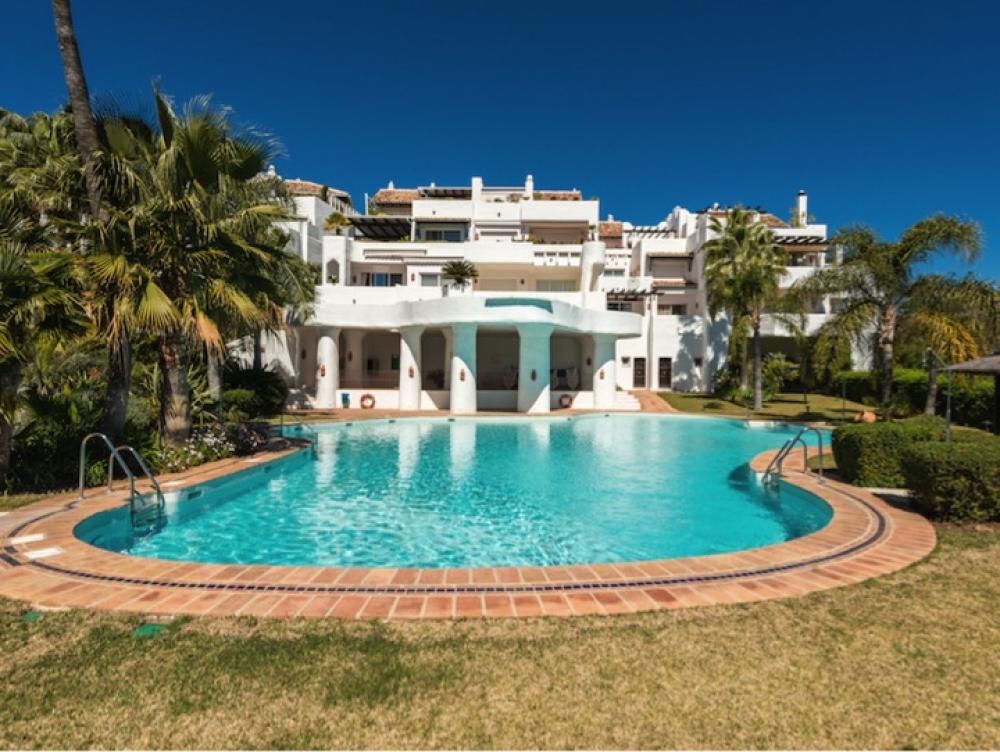 3 Bed, 3 Bath, ApartmentFor Sale, Benahavis, Malaga