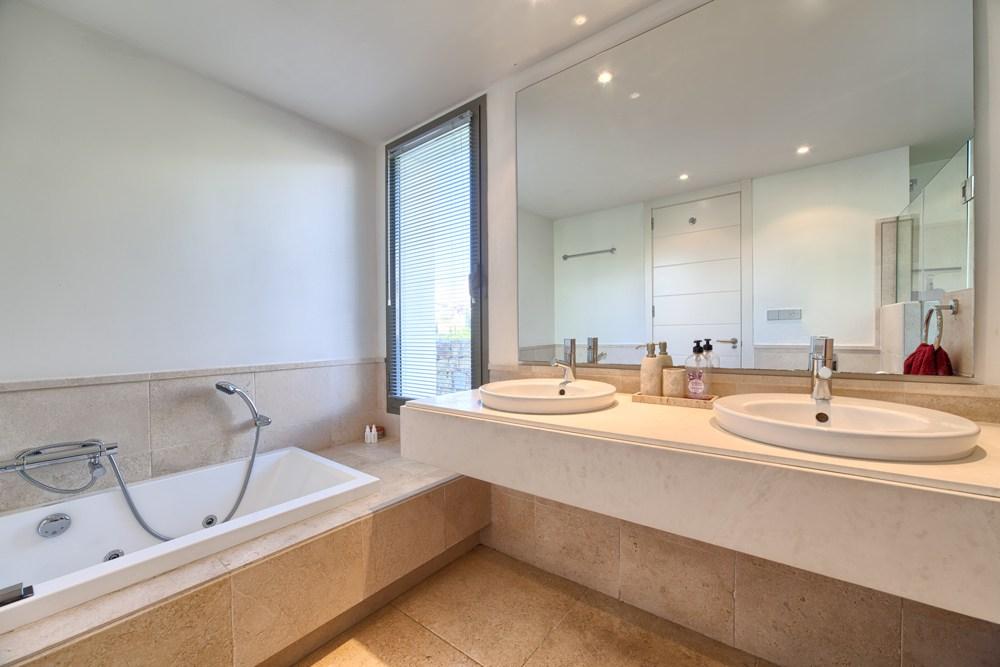 2 Bed, 2 Bath, ApartmentFor Sale, Los Flamingos, Malaga