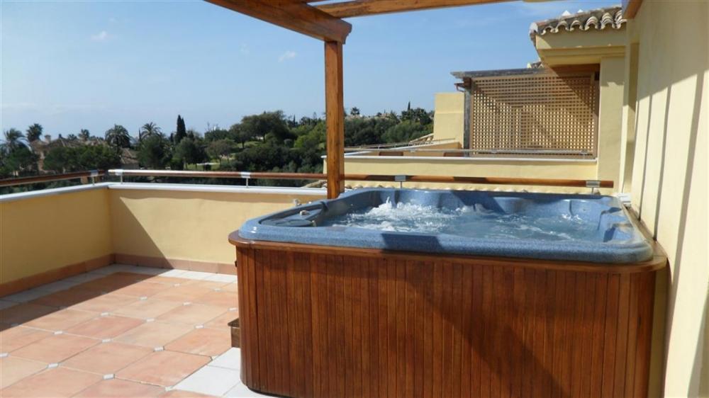 2 Bed, 2 Bath, ApartmentFor Sale, Sierra Blanca, Malaga