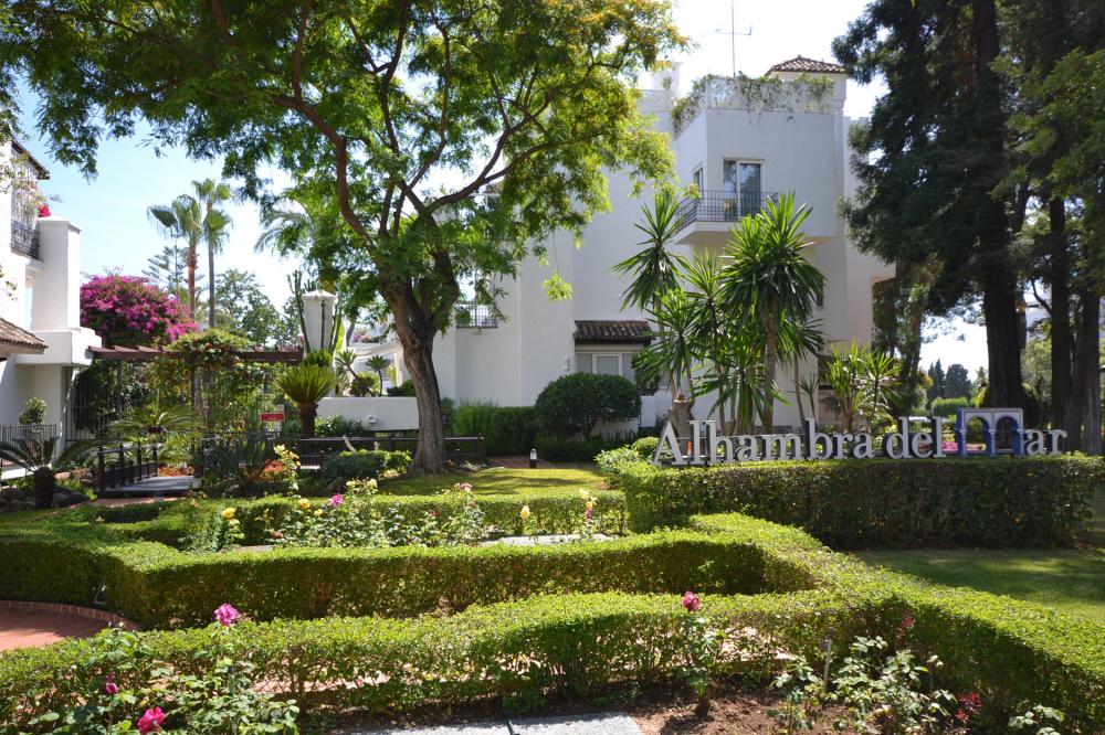 2 Bed, 2 Bath, ApartmentFor Sale, Puerto Banus, Malaga