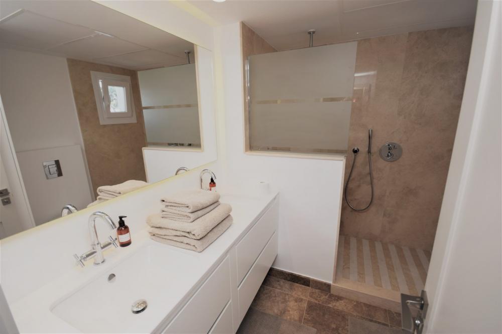 2 Bed, 2 Bath, ApartmentFor Sale, Puerto Banus, Malaga