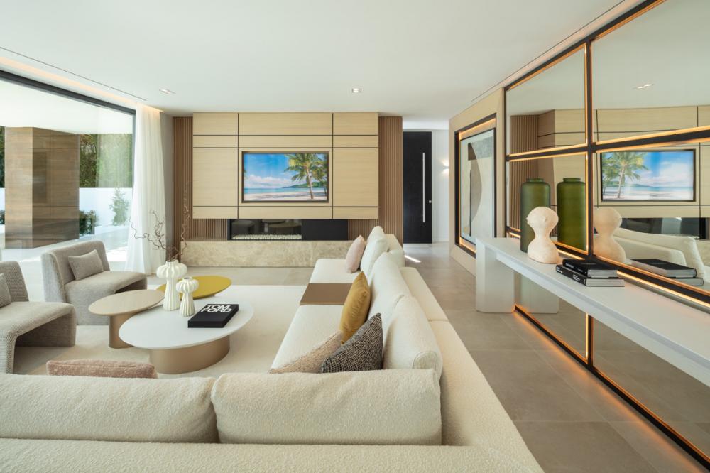 5 Bed, 4 Bath, HouseFor Sale, Nueva Andalucia, Malaga