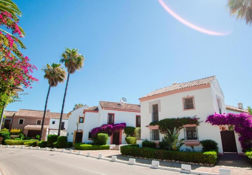 3 Bed, 3 Bath, HouseFor Sale, New Golden Mile, Malaga