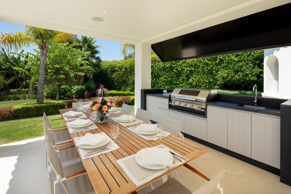 6 Bed, 4 Bath, HouseFor Sale, Nueva Andalucia, Malaga