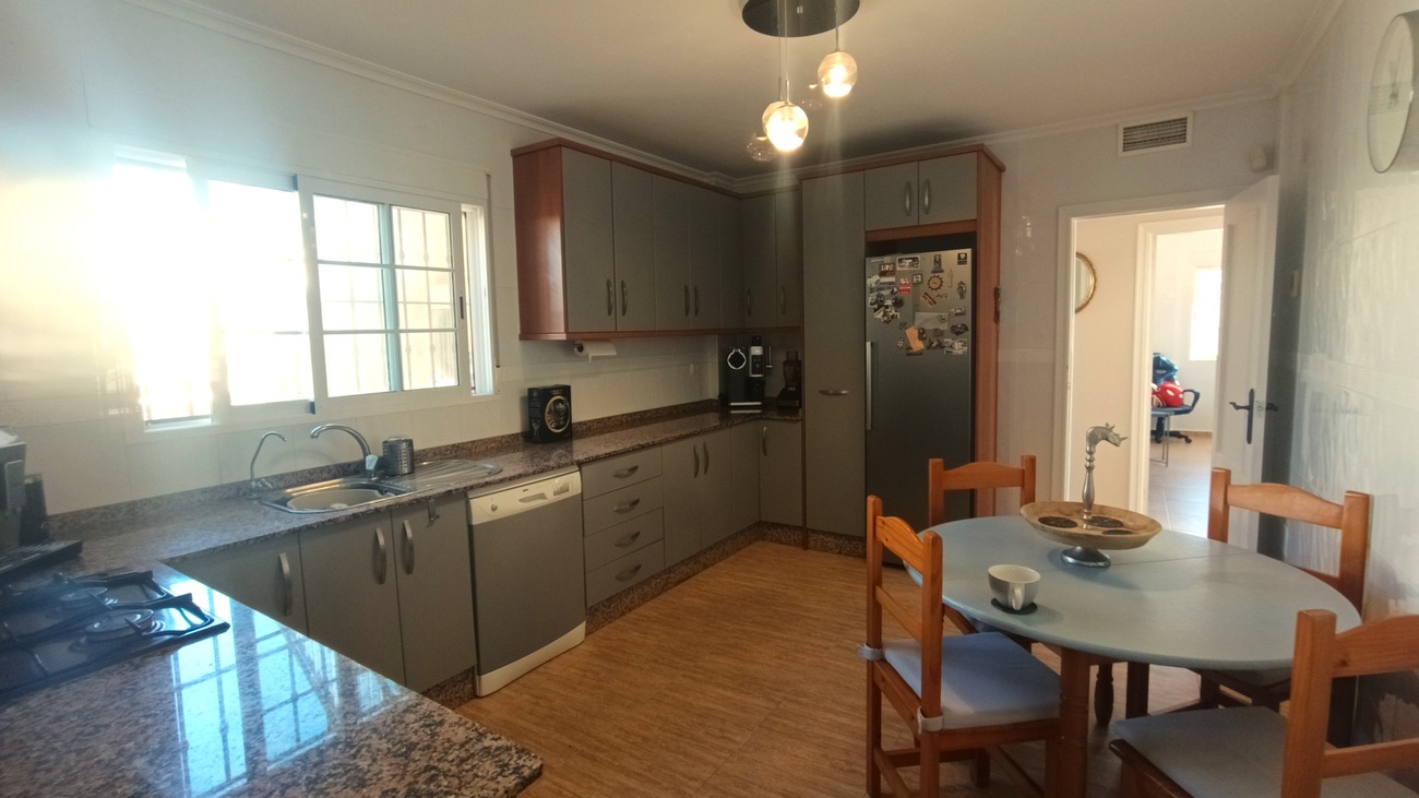 4 Bed, 2 Bath, HouseFor Sale, Avileses, Murcia