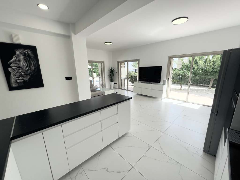 3 Bed, 2 Bath, HouseFor Sale, Paphos, Paphos