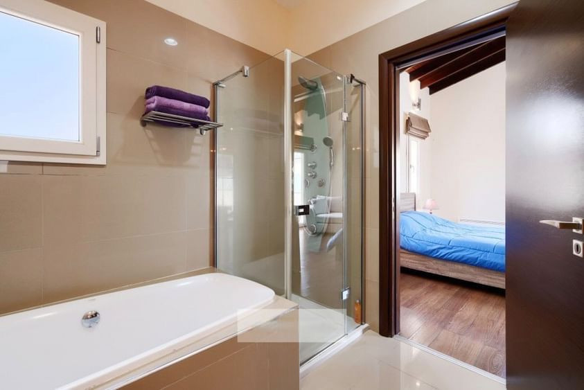 6 Bed, 5 Bath, HouseFor Sale, Universal, Paphos