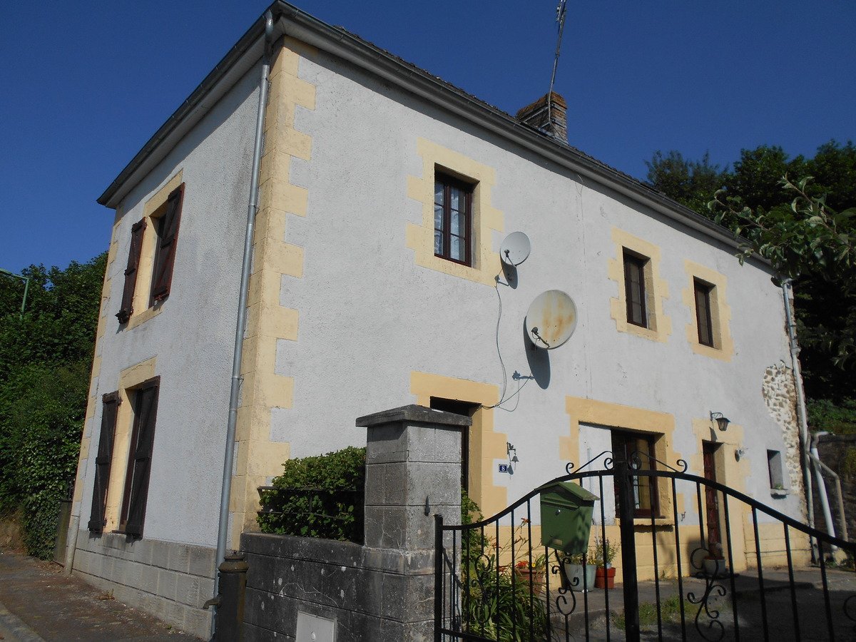 3 Bed, 1 Bath, HouseFor Sale, Pays-de-la-Loire, 53700