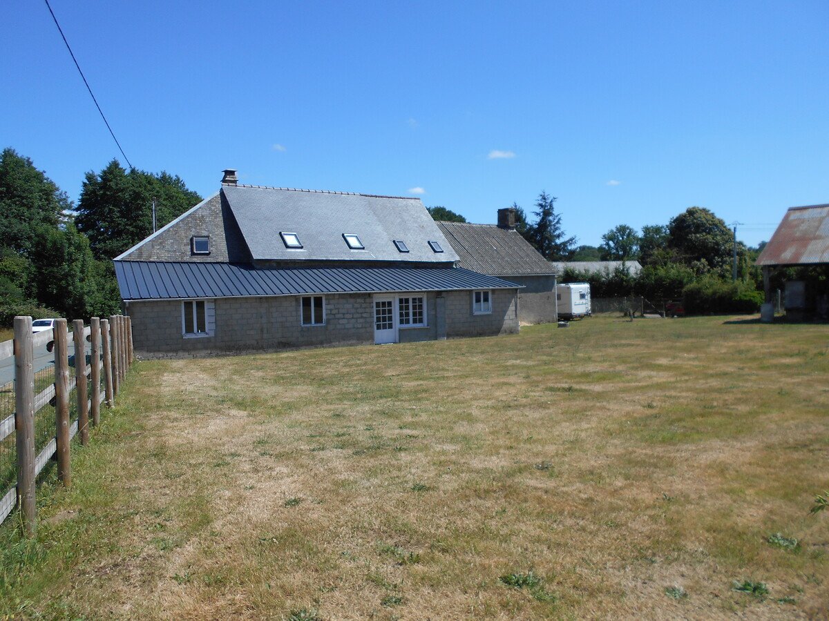 3 Bed, 2 Bath, HouseFor Sale, Lignieres Orgeres, Pays-de-la-Loire, 53140