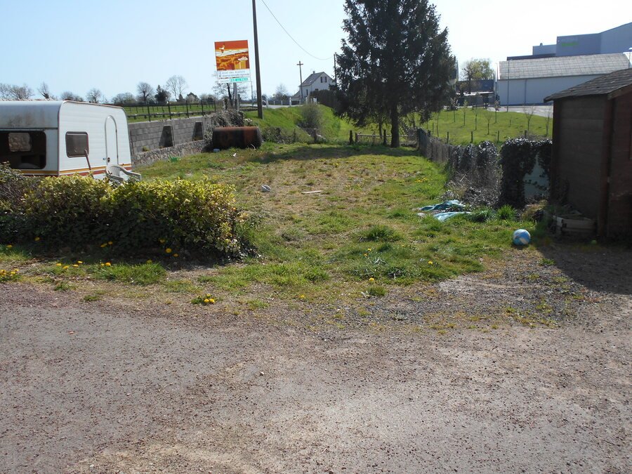 3 Bed, 1.5 Bath, HouseFor Sale, Neuilly-le-Vendin, Pays-de-la-Loire, 53250