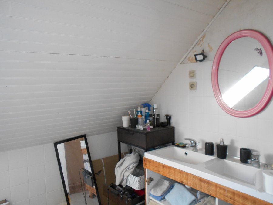 3 Bed, 1.5 Bath, HouseFor Sale, Neuilly-le-Vendin, Pays-de-la-Loire, 53250