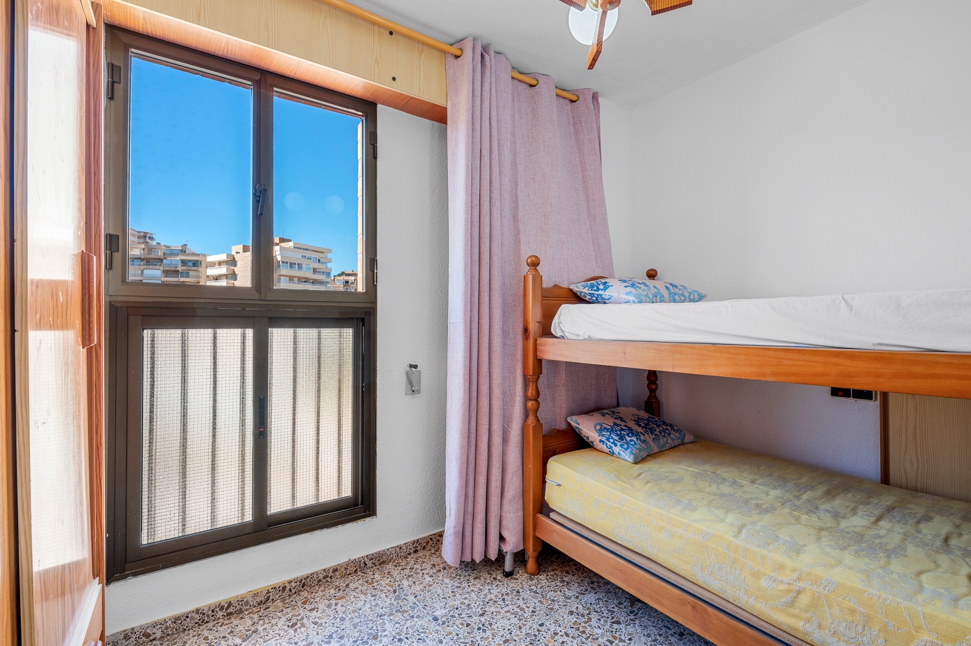 3 Bed, 1 Bath, ApartmentFor Sale, Arenales del Sol, Alicante