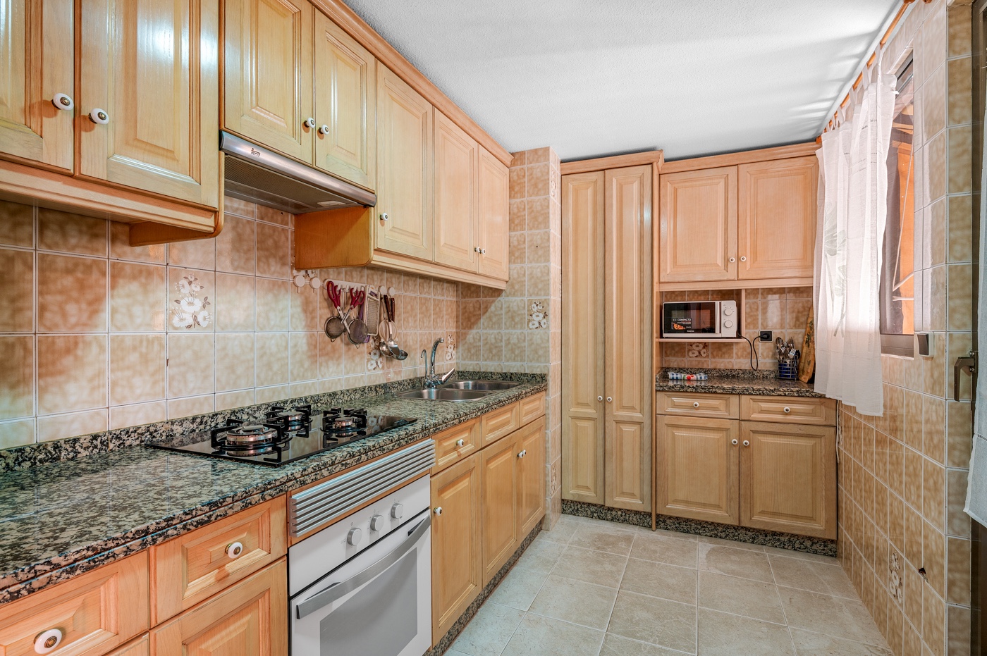 3 Bed, 1 Bath, ApartmentFor Sale, Arenales del Sol, Alicante