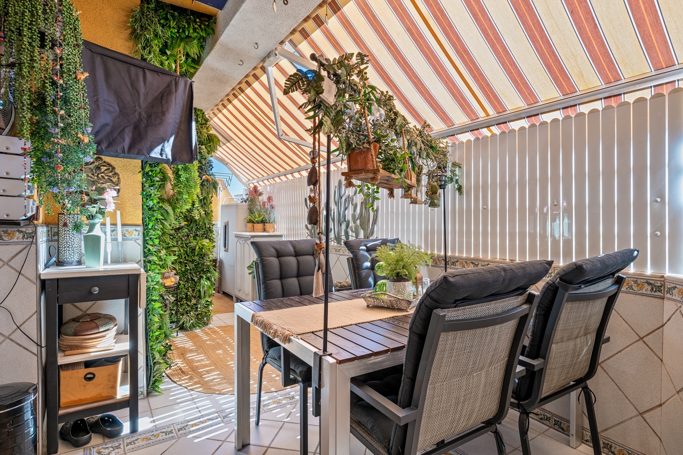 3 Bed, 2 Bath, ApartmentFor Sale, Torrevieja, Alicante