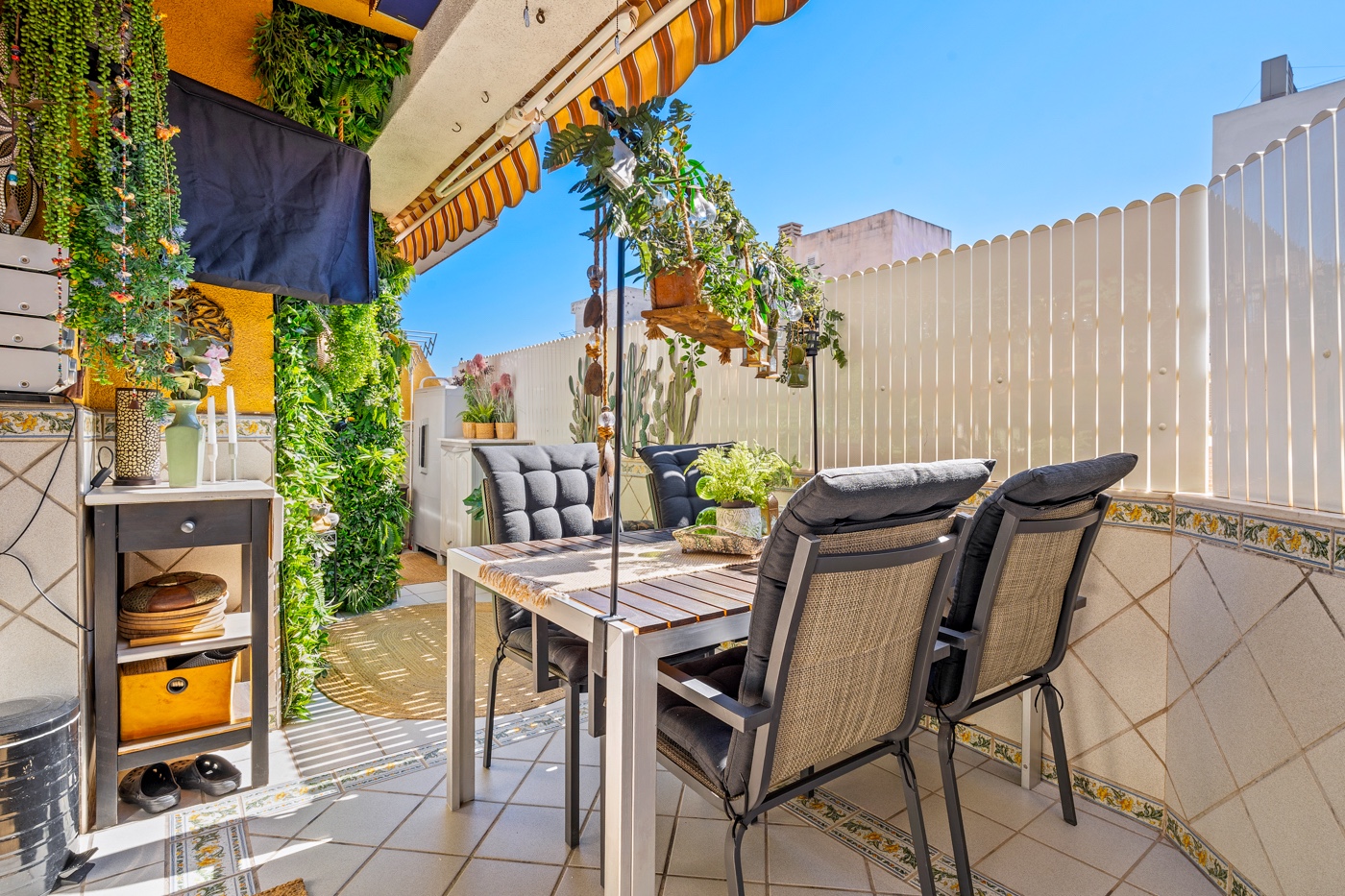 3 Bed, 2 Bath, ApartmentFor Sale, Torrevieja, Alicante