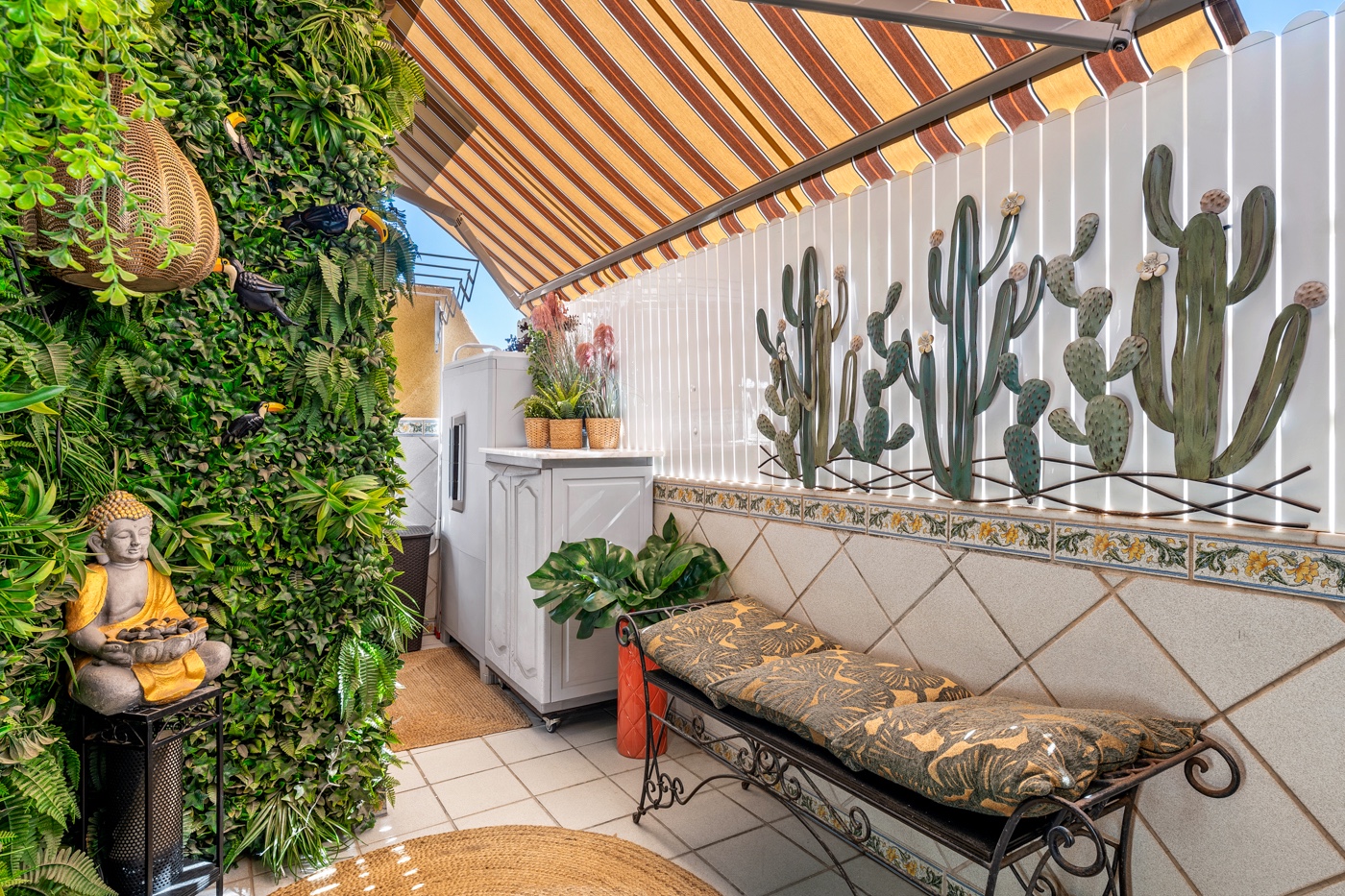 3 Bed, 2 Bath, ApartmentFor Sale, Torrevieja, Alicante