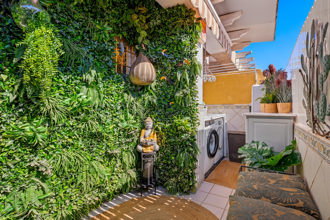 3 Bed, 2 Bath, ApartmentFor Sale, Torrevieja, Alicante