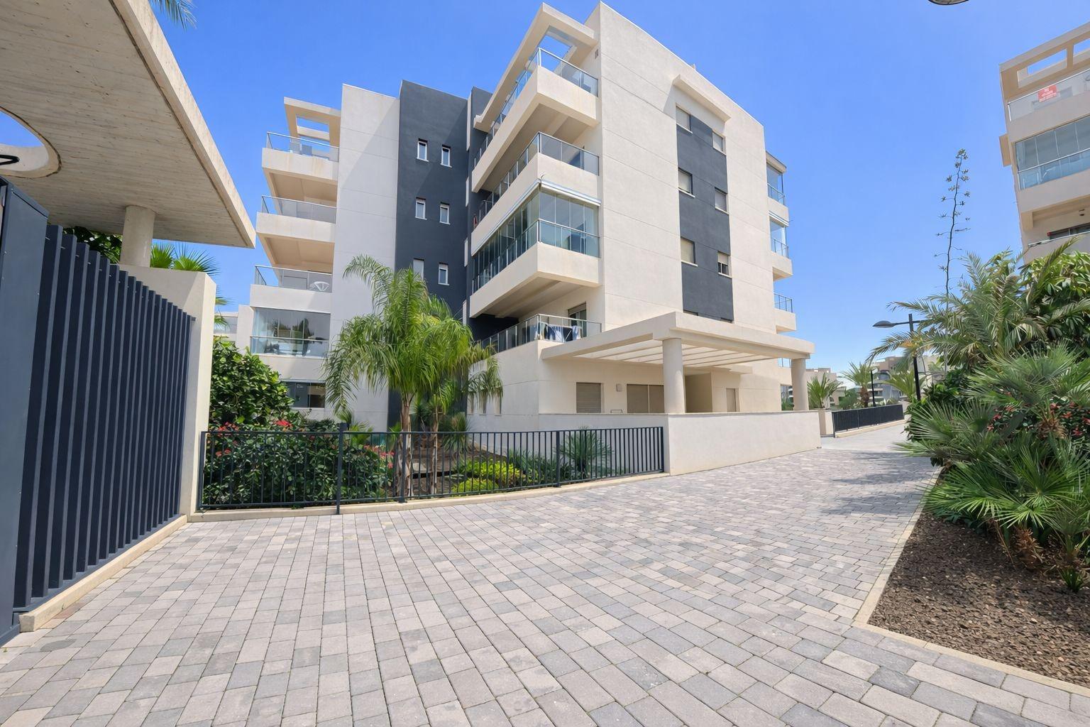 3 Bed, 2 Bath, ApartmentFor Sale, Orihuela Costa, Alicante