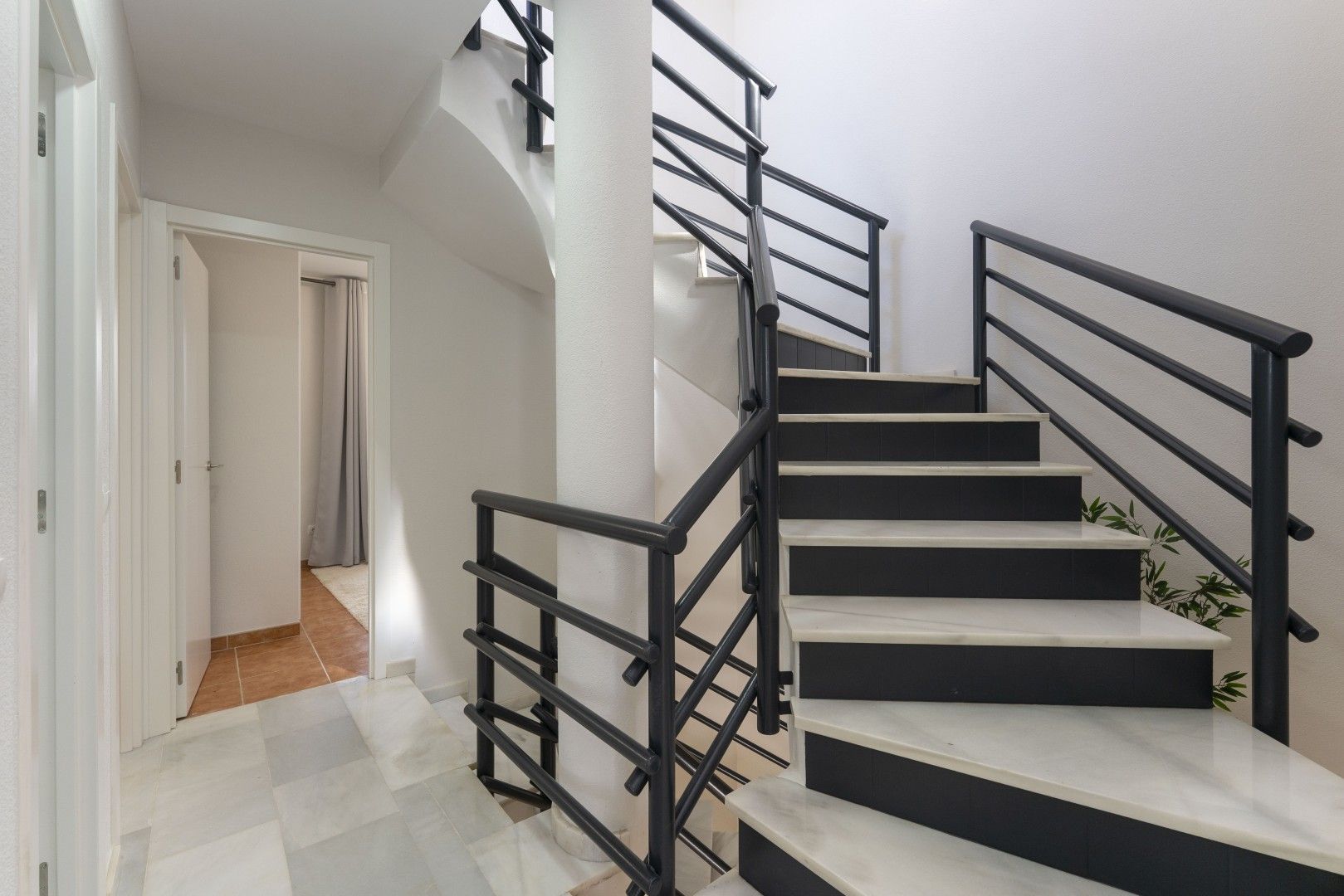 3 Bed, 3 Bath, HouseFor Sale, Marbella, Malaga