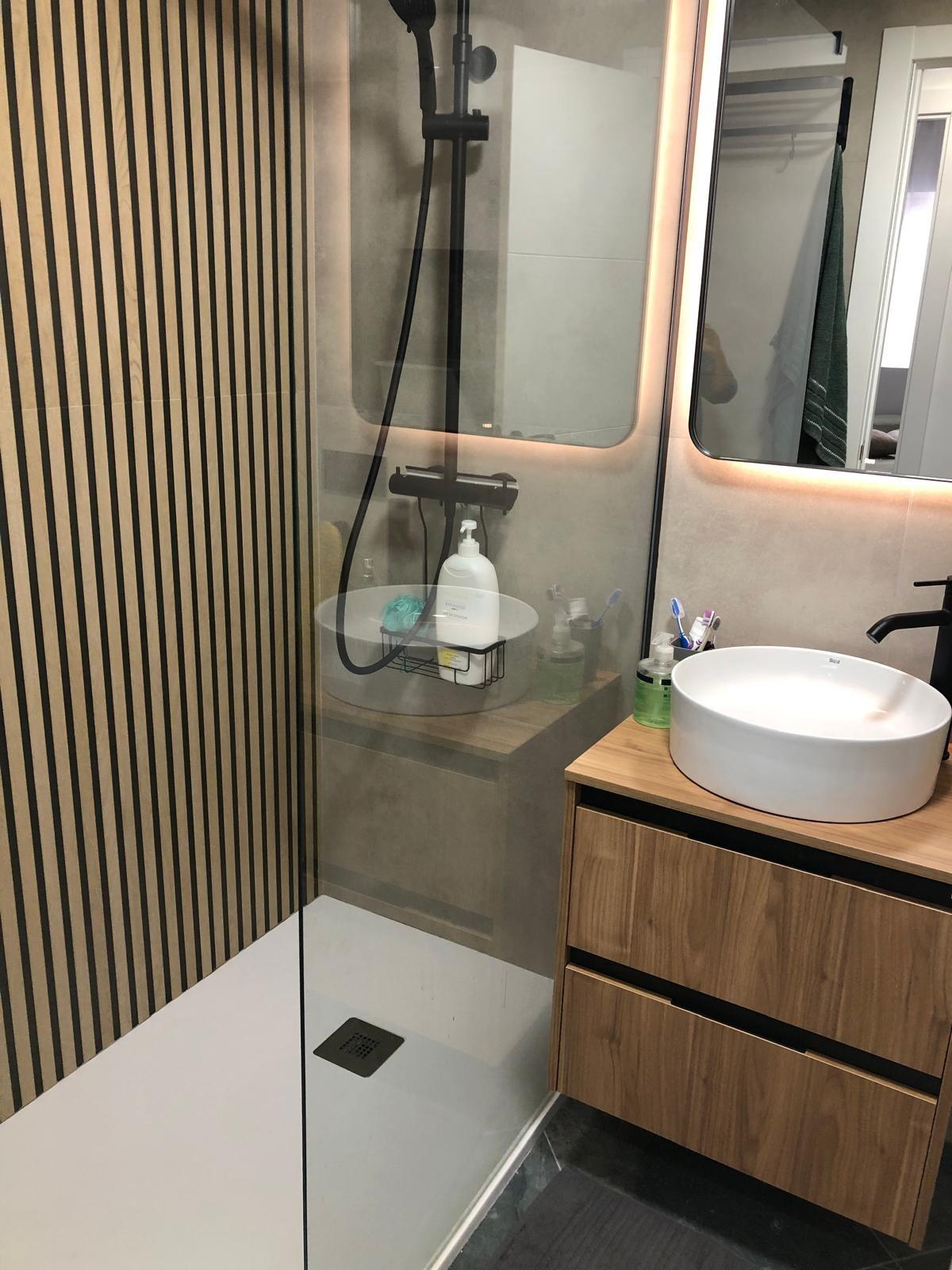 2 Bed, 1 Bath, ApartmentFor Sale, Torrevieja, Alicante