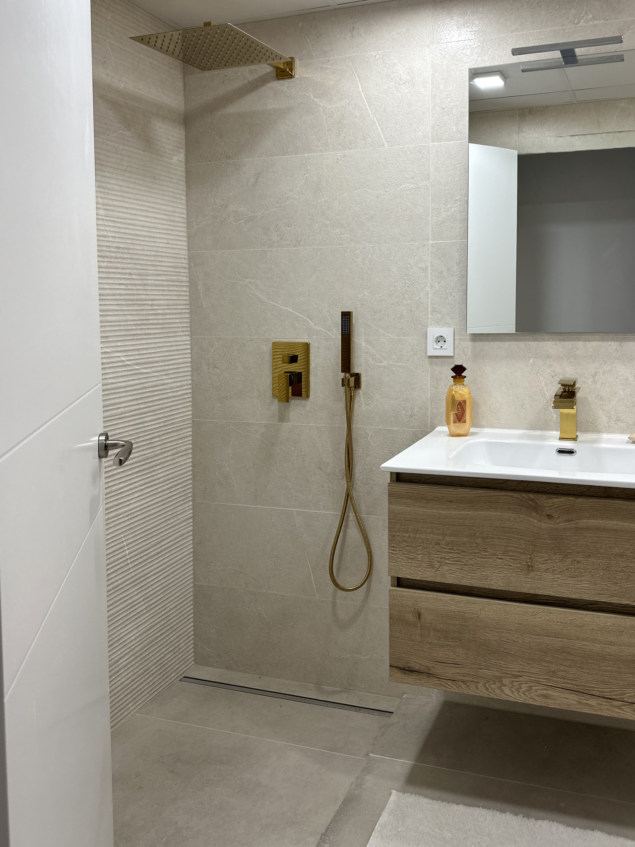 2 Bed, 2 Bath, ApartmentFor Sale, Torrevieja, Alicante