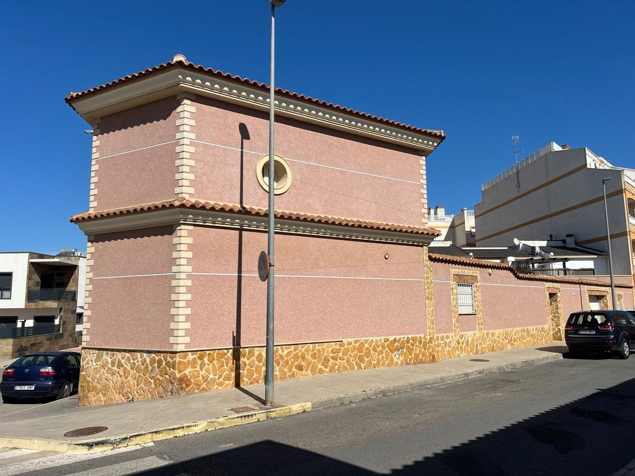 6 Bed, 3 Bath, HouseFor Sale, Formentera Del Segura, Alicante