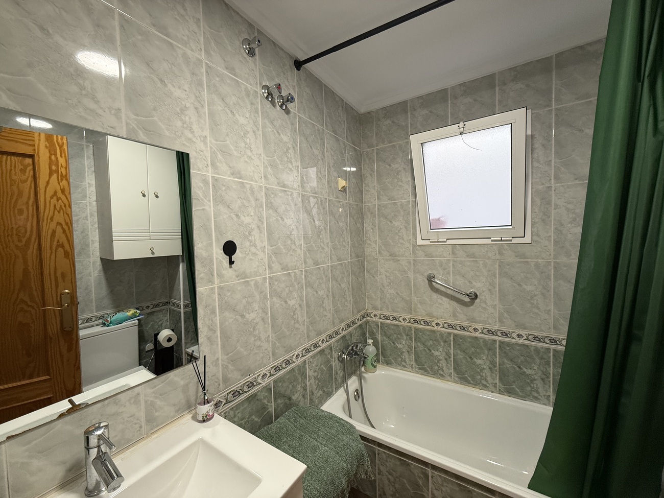 2 Bed, 1 Bath, ApartmentFor Sale, Torrevieja, Alicante