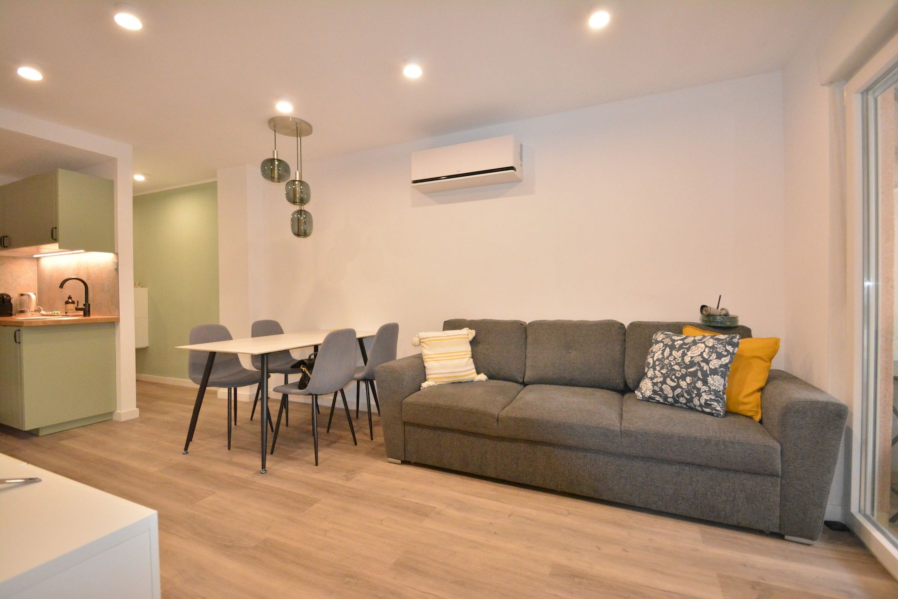 2 Bed, 1 Bath, ApartmentFor Sale, Torrevieja, Alicante