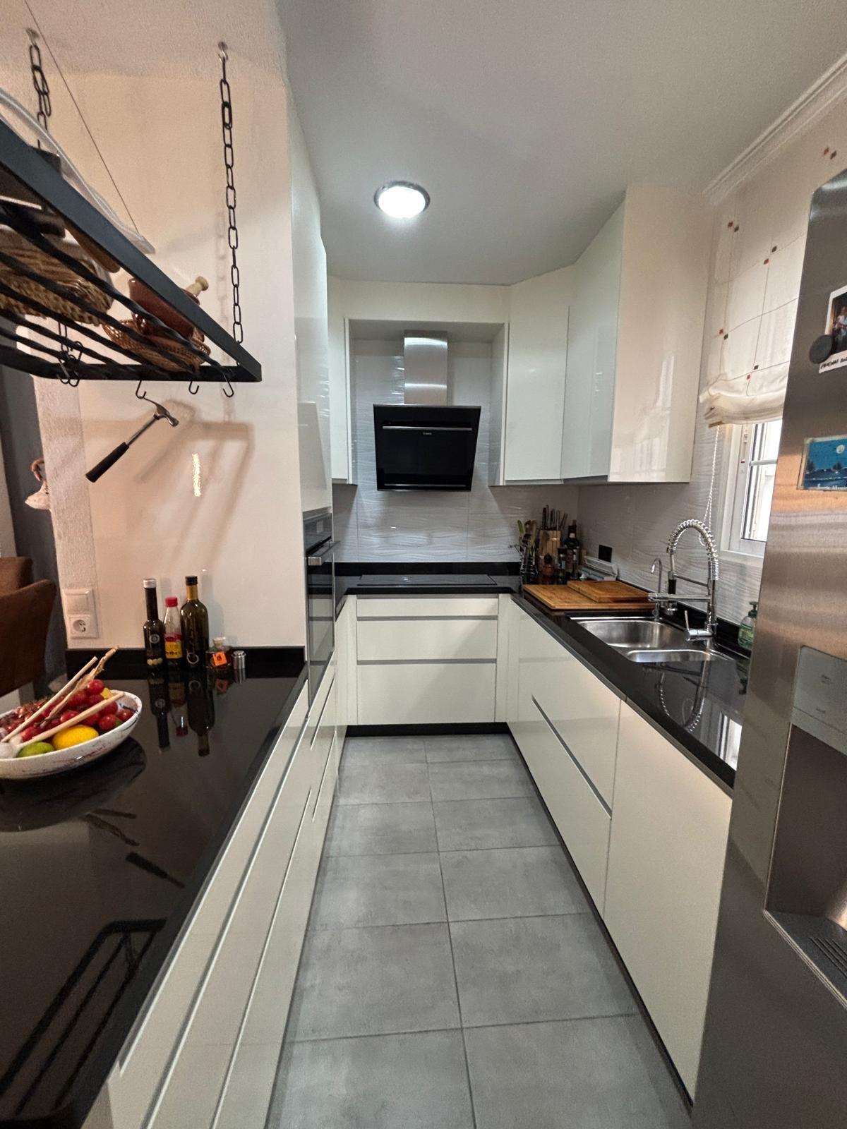 3 Bed, 2 Bath, ApartmentFor Sale, Torrevieja, Alicante