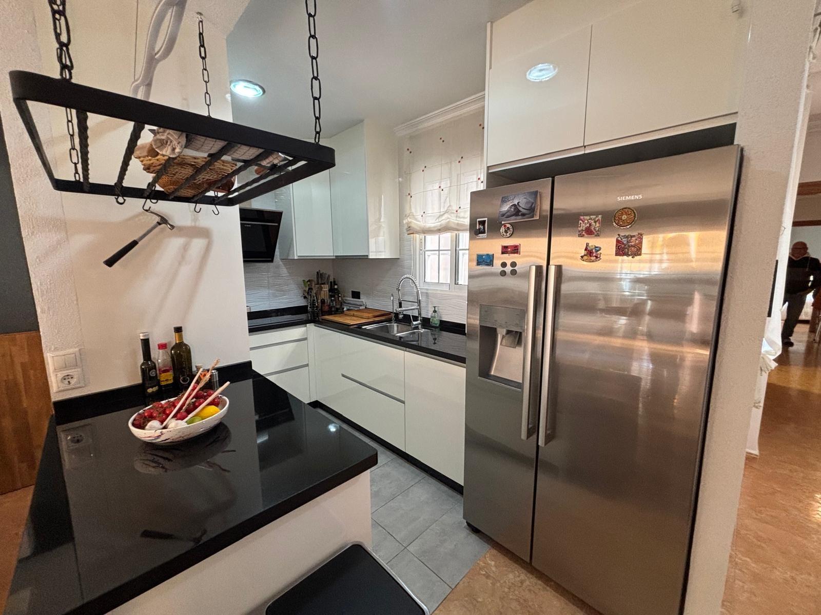 3 Bed, 2 Bath, ApartmentFor Sale, Torrevieja, Alicante