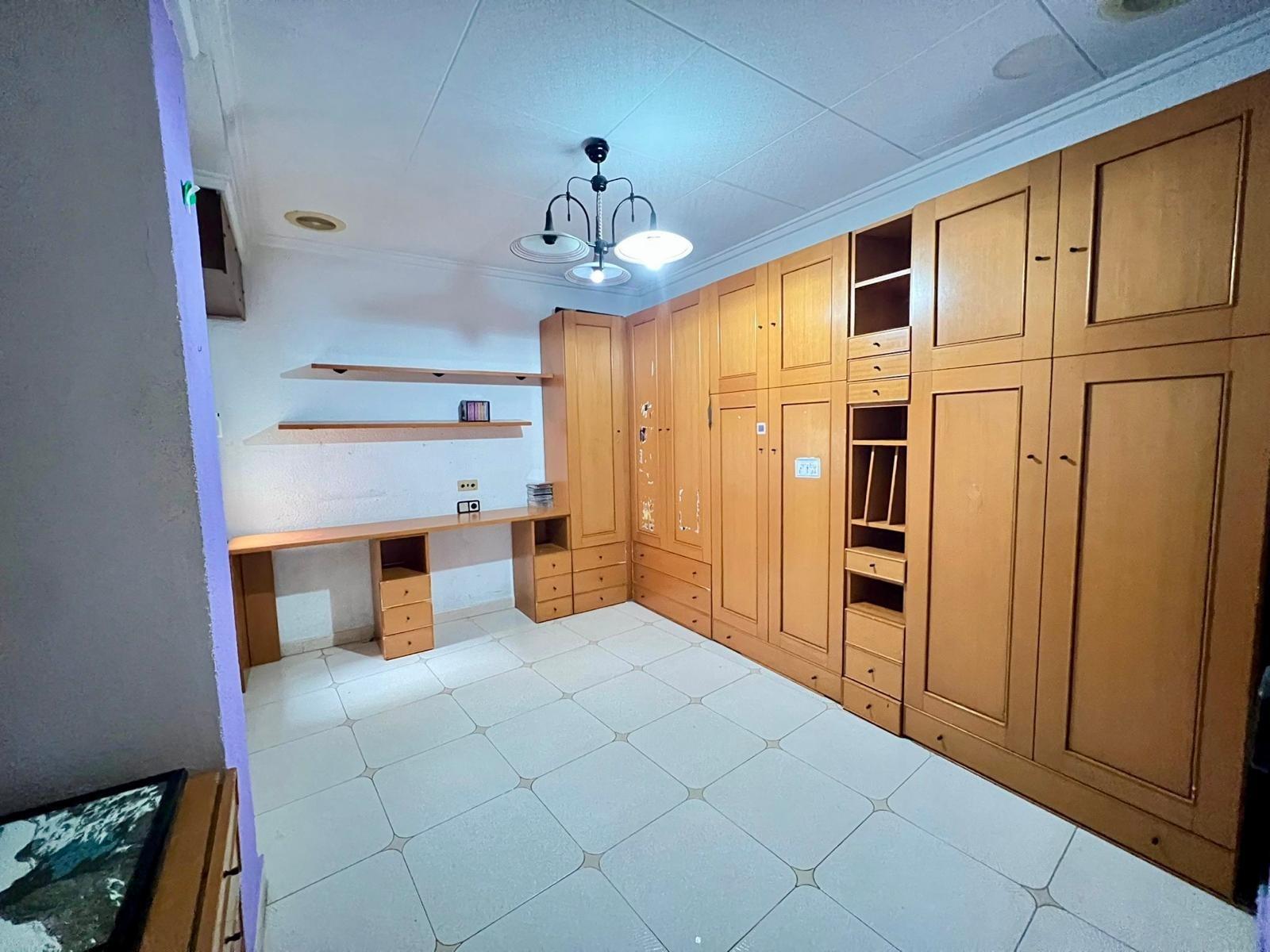 4 Bed, 2 Bath, ApartmentFor Sale, Torrevieja, Alicante