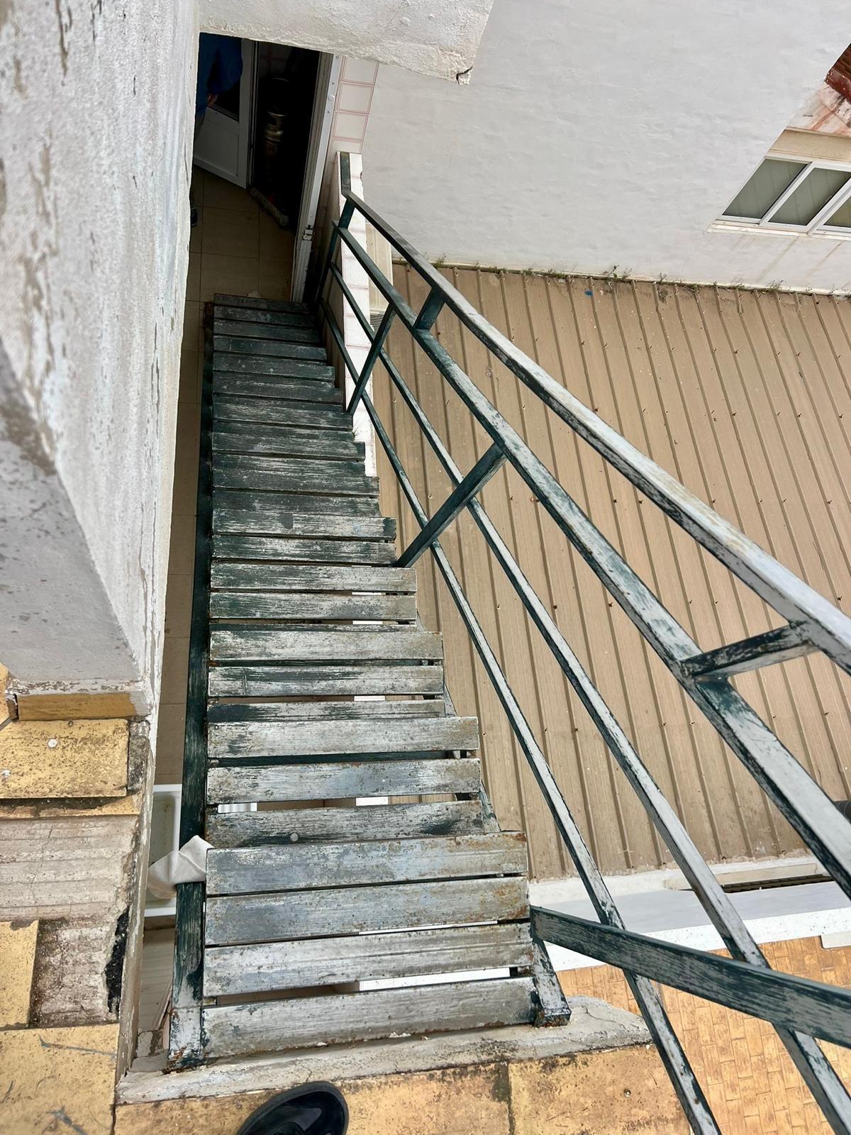 4 Bed, 2 Bath, ApartmentFor Sale, Torrevieja, Alicante