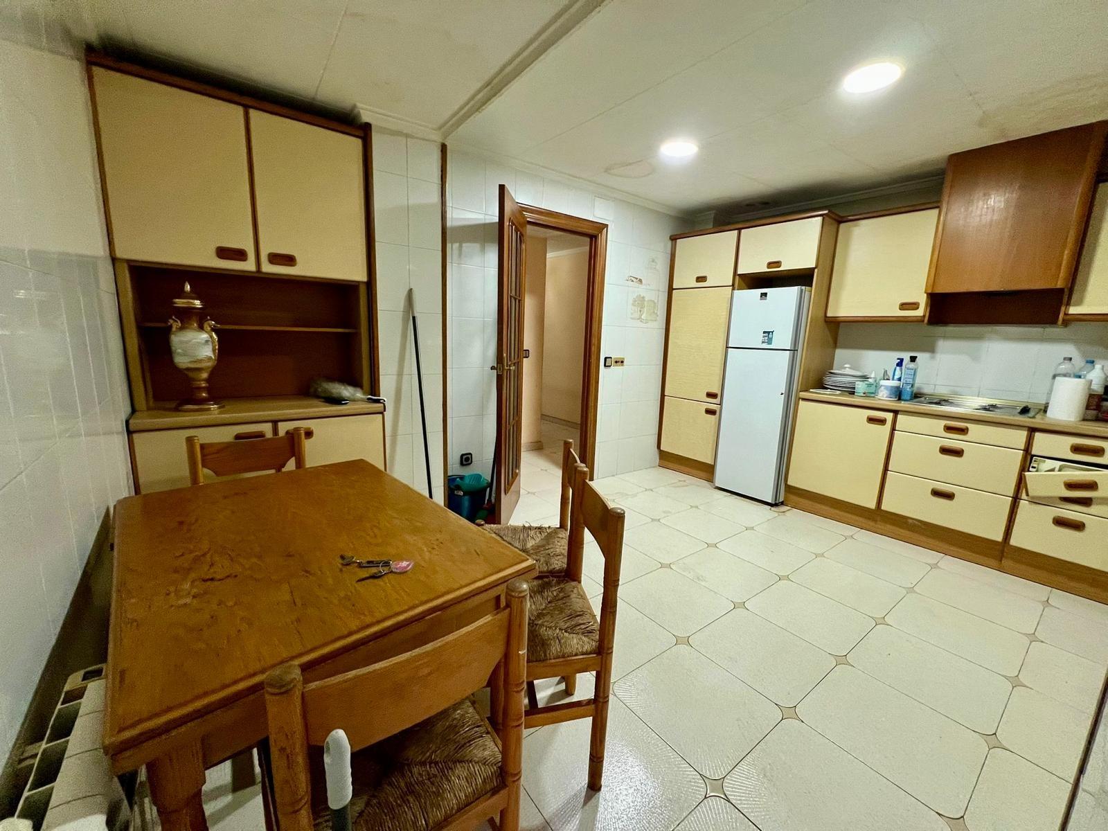 4 Bed, 2 Bath, ApartmentFor Sale, Torrevieja, Alicante