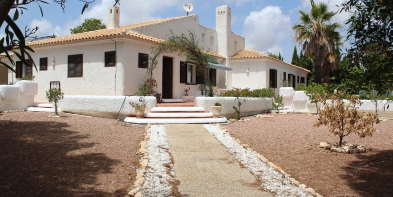 4 Bed, 3 Bath, HouseFor Sale, Cabo Roig, Alicante