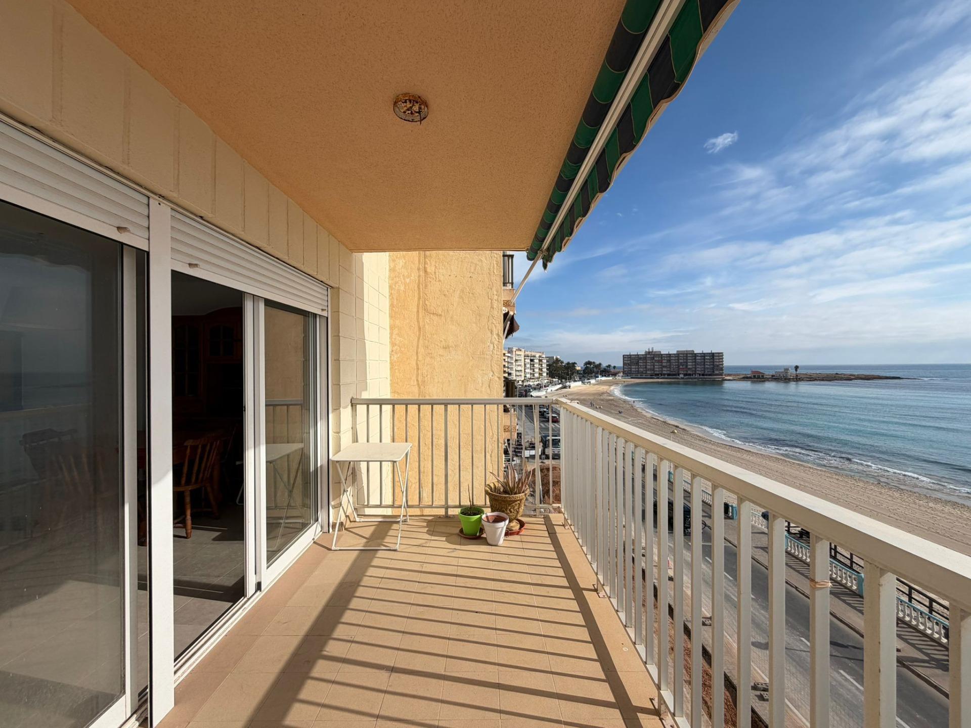 4 Bed, 2 Bath, ApartmentFor Sale, Torrevieja, Alicante