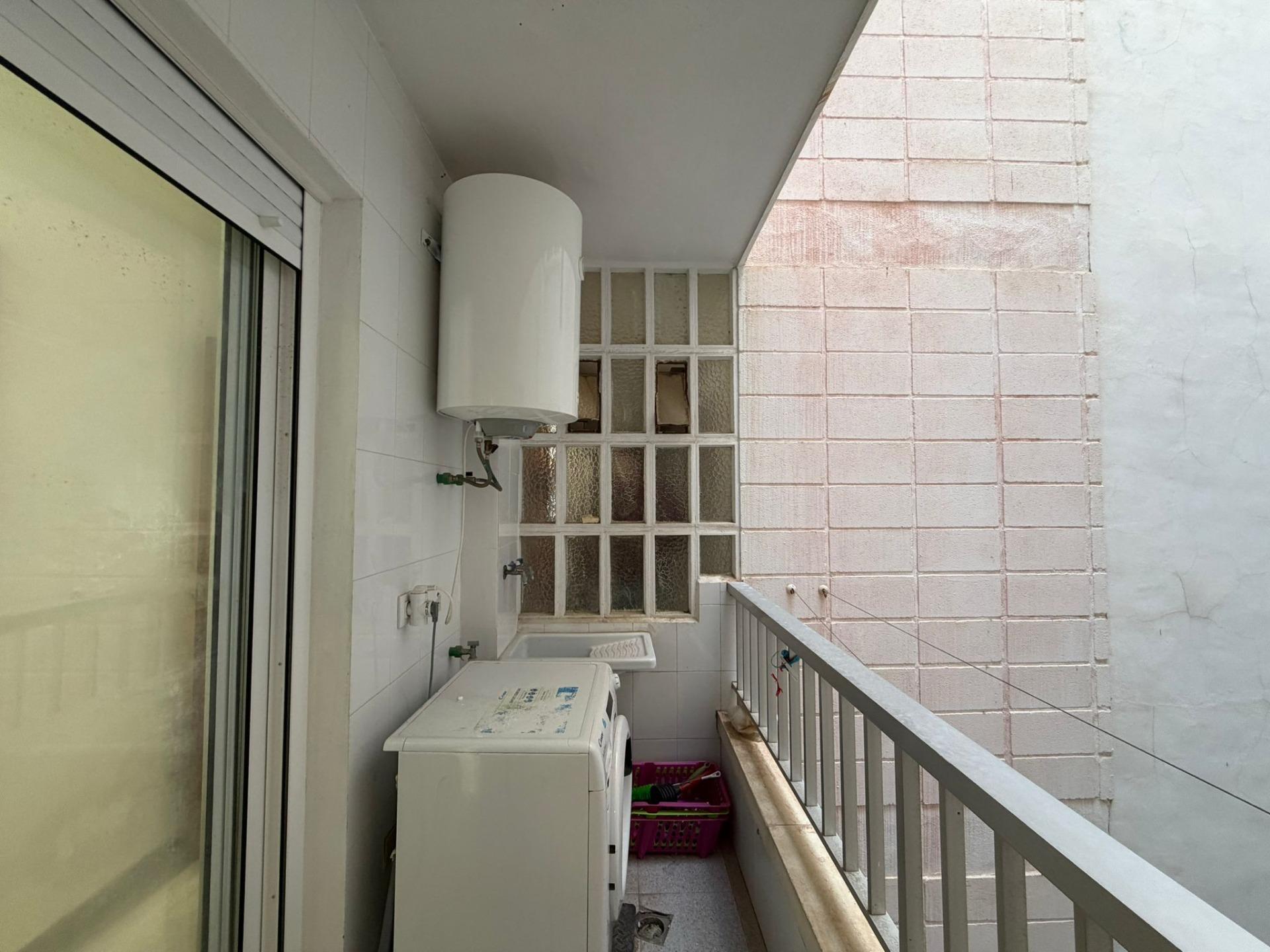 4 Bed, 2 Bath, ApartmentFor Sale, Torrevieja, Alicante